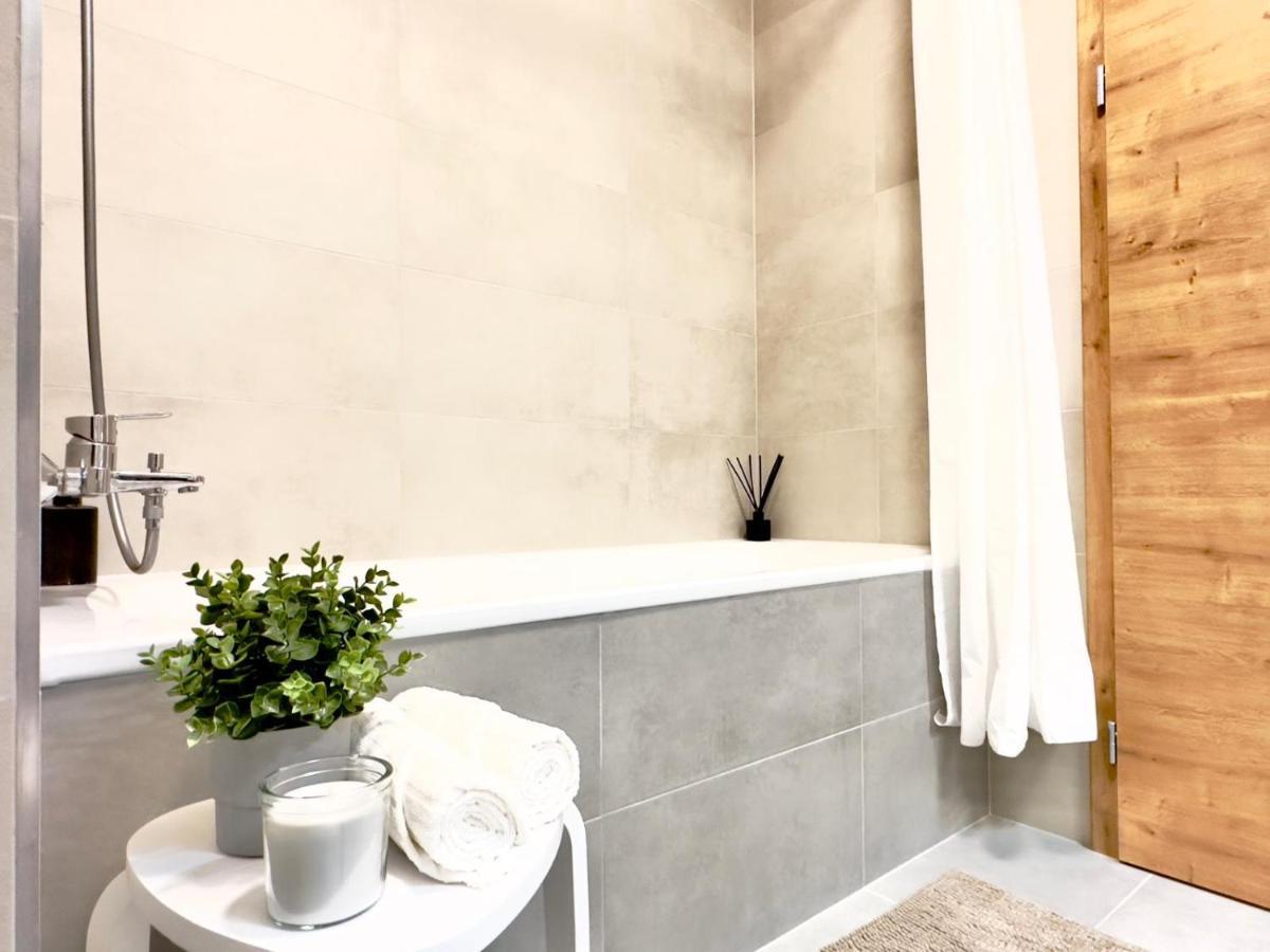 Yarn - Brand New - Free Parking - Balcony With View - Shopping Mall Apartament Bratysława